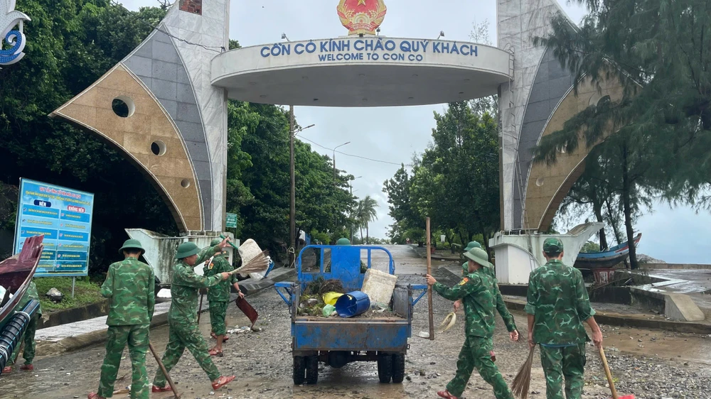 luong-rac-khong-lo-troi-dat-vao-dao-con-co (11).jpg