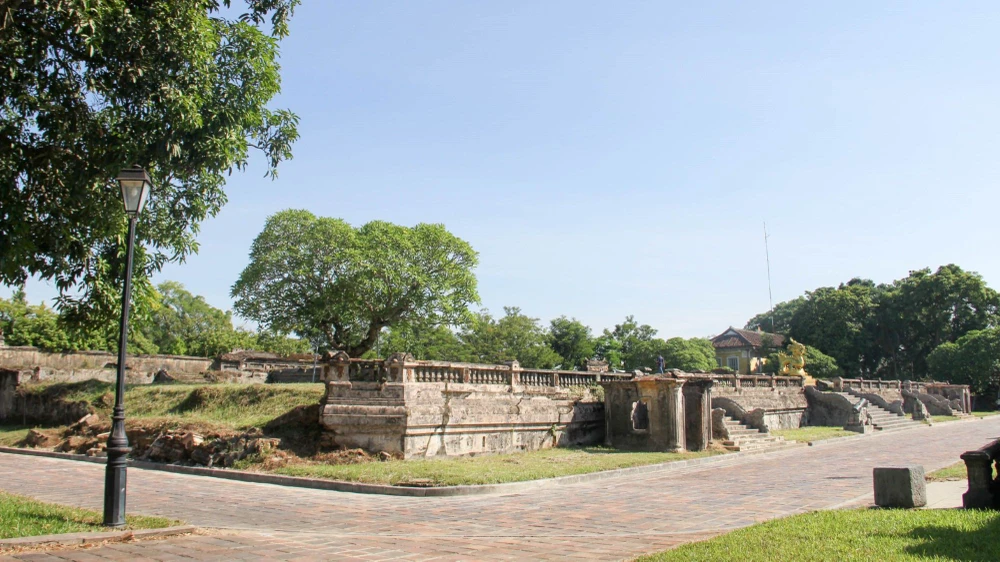 điện kiến trung