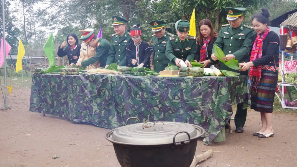 tang-nhieu-suat-qua-cho-dong-bao-mien-nui-quang-tri-truoc-them-nam-moi (6).jpg