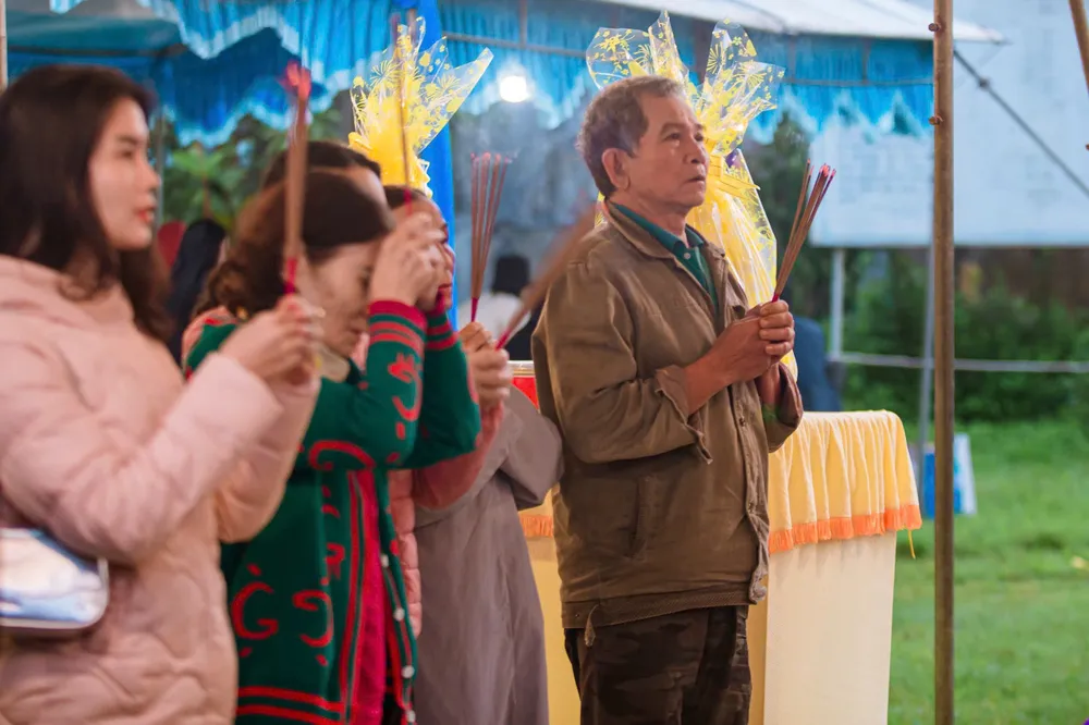 trang-nghiem-le-te-xa-tac-o-hue (25).jpg