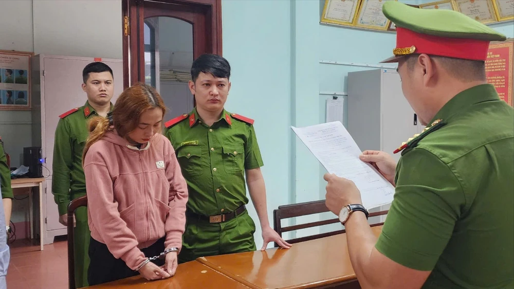 chiếm đoạt 500 triệu đồng