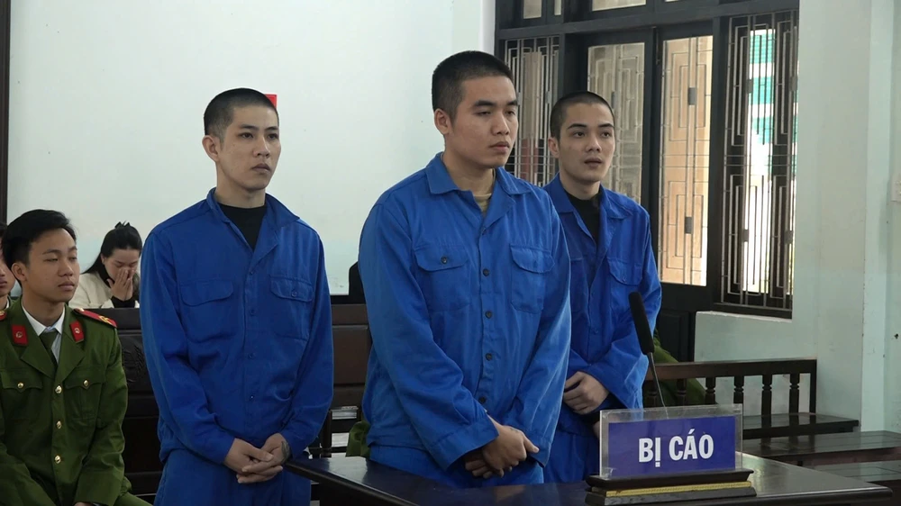 Quen nhau trong tù, ra trại rủ nhau mua bán ma túy. mua bán ma túy