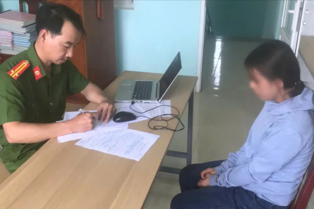 cô giáo đánh trẻ mầm non