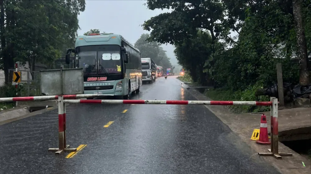 quang-tri-hang-ngan-ha-lua-ngap-nhieu-vung-bien-gioi-bi-co-lap (5).jpg