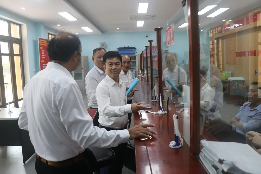 chinh-quyen-hai-cap (1).jpg