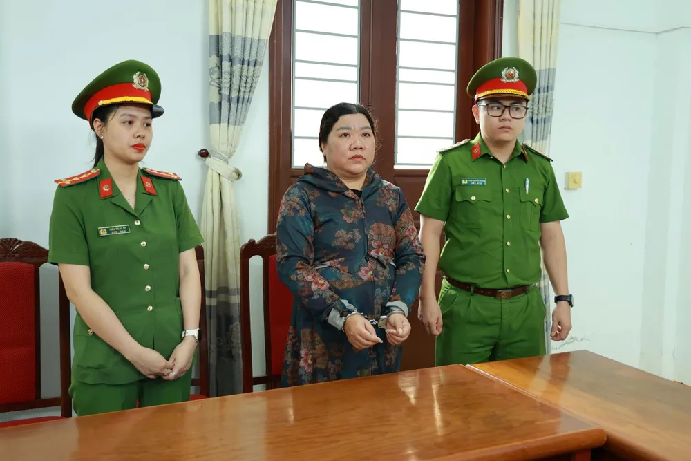 lừa đảo hơn 1 tỉ