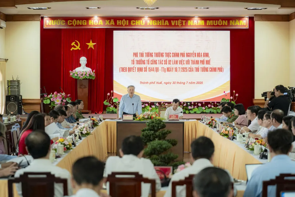 Phó Thủ tướng Thường trực Chính phủ Nguyễn Hòa Bình.