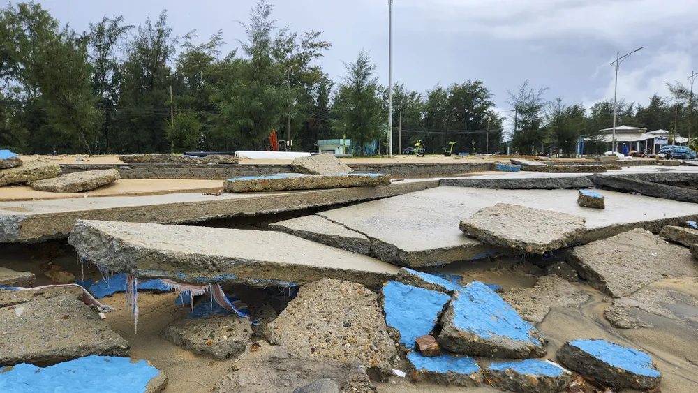 hue-chi-1-2-ti-dong-lam-ke-mem-khan-cap-cuu-bo-bien (11).jpg