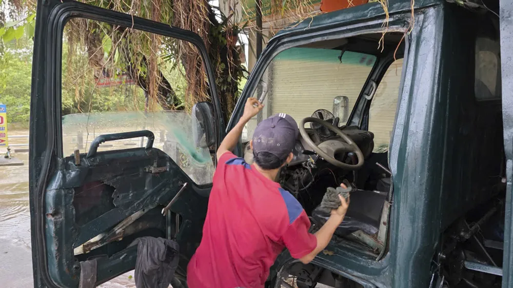 chum-anh-nuoc-lu-o-do-thi-nong-thon-tp-hue-trong-sang-28-10 (22).jpg