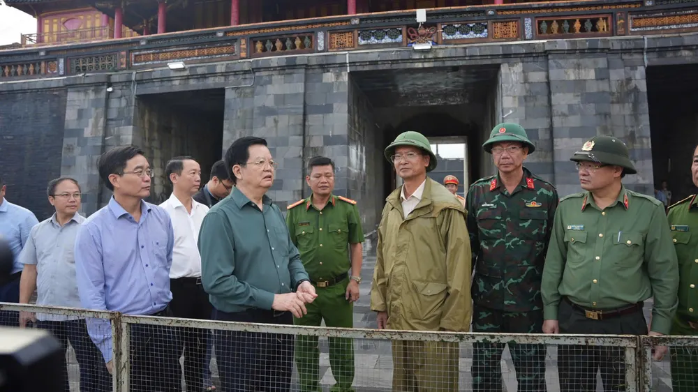 pho-thu-tuong-bao-ve-di-san-hue-la-hang-dau-nuoc-rut-den-dau-don-den-do- (2).jpg