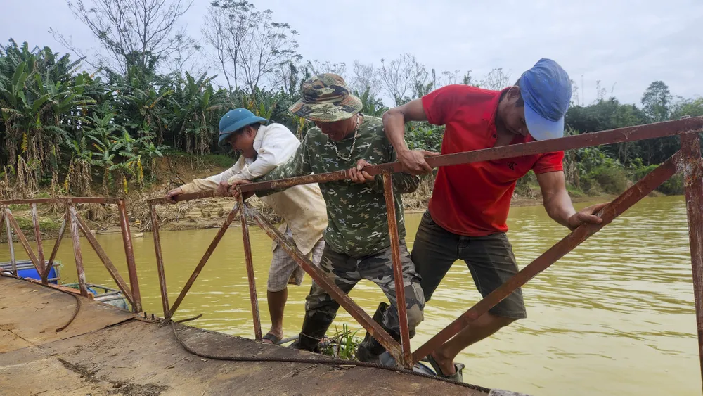 vi-sao-nguoi-hue-mong-ngong-noi-lai-cay-cau-du-bi-thu-phi-bot (22).jpg