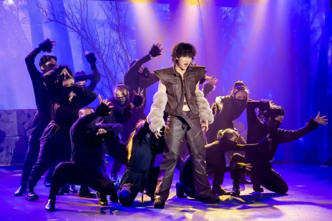 Mang áo dài lên sân khấu, Erik đăng quang Quán quân The Heroes 2021 ảnh 7