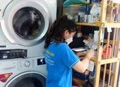 Sắp tới Giáng sinh, cây thông Noel mini đắt hàng trên chợ mạng ảnh 5 Sinh viên TP.HCM hào hứng kiếm việc làm thêm sau giãn cách