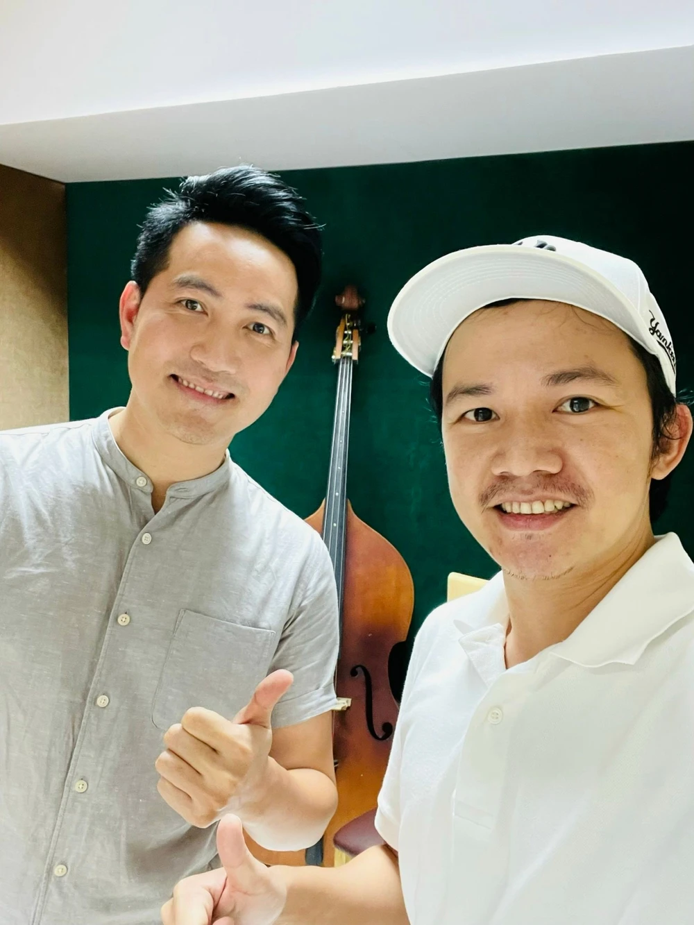 "Về quê đón Tết" là ca khúc thứ 5 đánh dấu sự hợp tác của nhạc sĩ Nguyễn Bá Hùng và ca sĩ Nguyễn Phi Hùng. Ảnh: NVCC