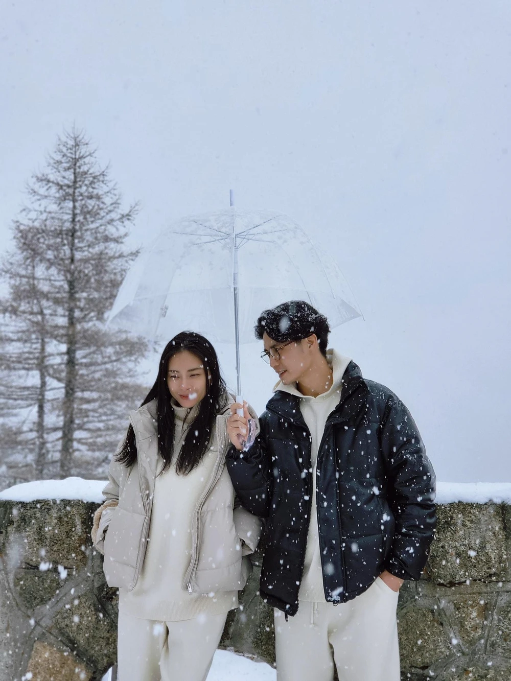 Cả hai thường xuyên đăng tải hình ảnh đi du lịch cùng nhau. Ảnh: FBNV.