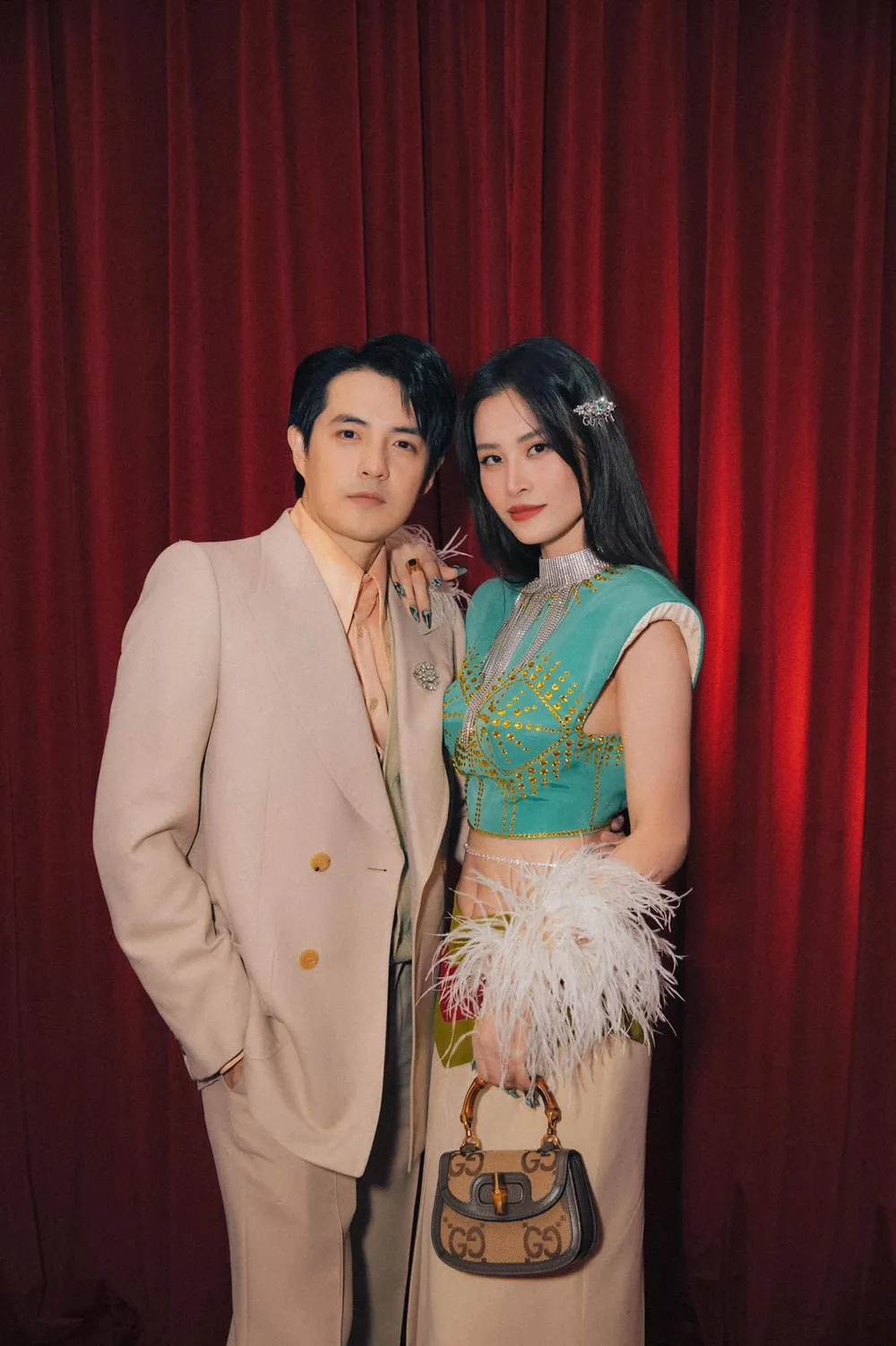 Đông Nhi và Ông Cao Thắng đã đồng loạt xin lỗi fan và khán giả về những ồn ào. Tuy nhiên, làn sóng chỉ trích vẫn liên tục diễn ra. Ảnh: FBNV. Đông Nhi và Ông Cao Thắng đã đồng loạt xin lỗi fan và khán giả về những ồn ào. Tuy nhiên, làn sóng chỉ trích vẫn liên tục diễn ra. Ảnh: FBNV.