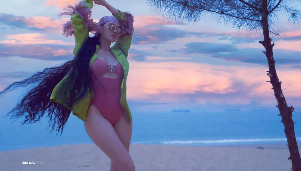 Bộ ảnh được Phương Oanh và ê-kíp vô cùng đầu tư trong từng shoot hình. Ảnh: FBNV.