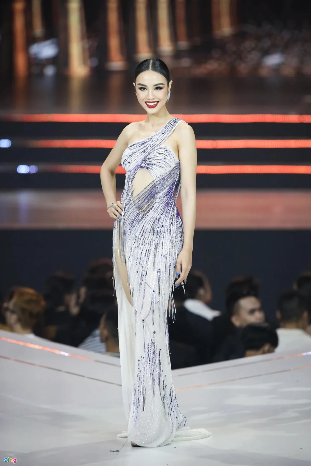 Nếu Hoa hậu Hoàn vũ Việt Nam cần một người phát ngôn, có khả năng truyền cảm hứng cho người khác, chắc chắn họ không bỏ qua Thủy Tiên. Ảnh: Zing.