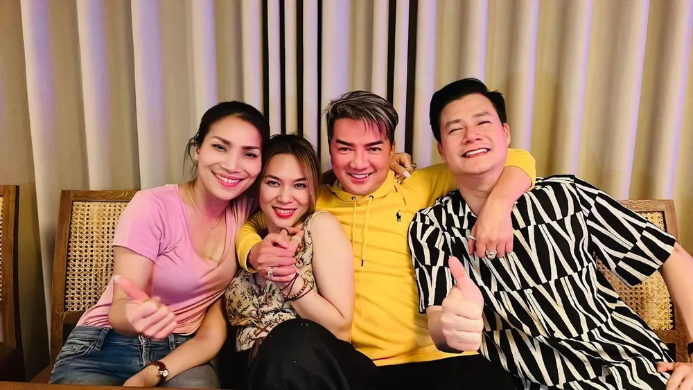 Sau gần một tuần về Việt Nam, ca sĩ Hồng Ngọc có dịp hội ngộ cùng các nghệ sĩ trưởng thành từ chương trình Làn sóng xanh.