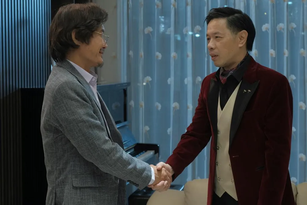 NSƯT Công Ninh và Thái Hòa trong web drama &quot;Xóm Chùa&quot;. Ảnh: ĐPCC.