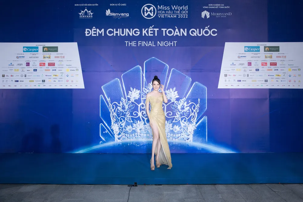 Dàn người đẹp khoe sắc tại thảm đỏ Chung kết Miss World Vietnam 2022 ảnh 20