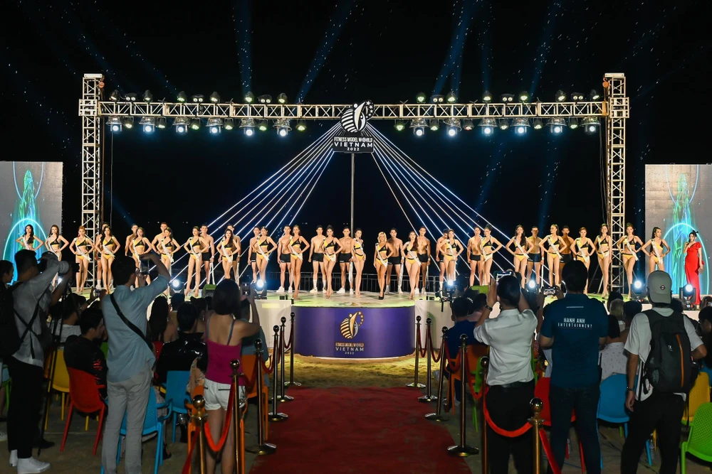 Các thí sinh trong phần thi Bikini. Ảnh: BTC.