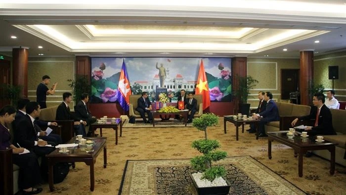 Đoàn Bộ VHTTDL Việt Nam tiếp và trao đổi với đoàn Bộ Văn hóa và Nghệ thuật Campuchia về các nội dung hợp tác văn hóa - nghệ thuật. Ảnh: V.H.