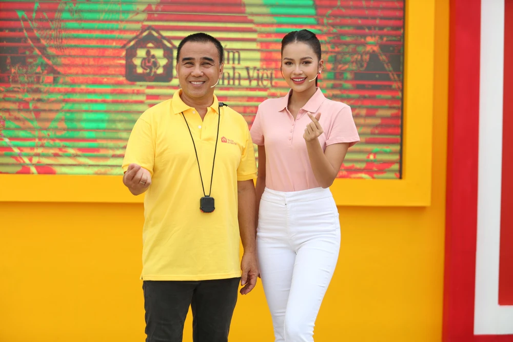 MC Quyền Linh và Hoa hậu Ngọc Châu. Ảnh: CTCC