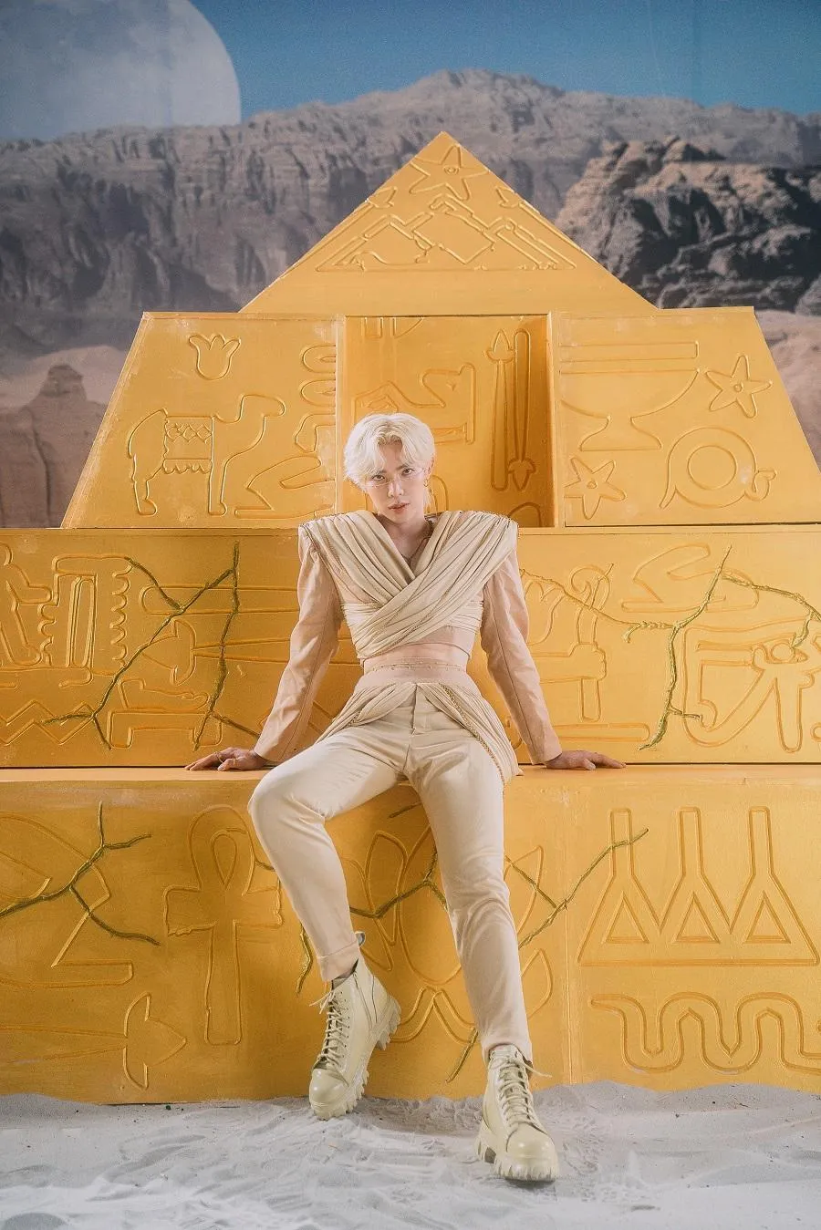 Erik mới lạ trong MV thientai. Ảnh: NSCC