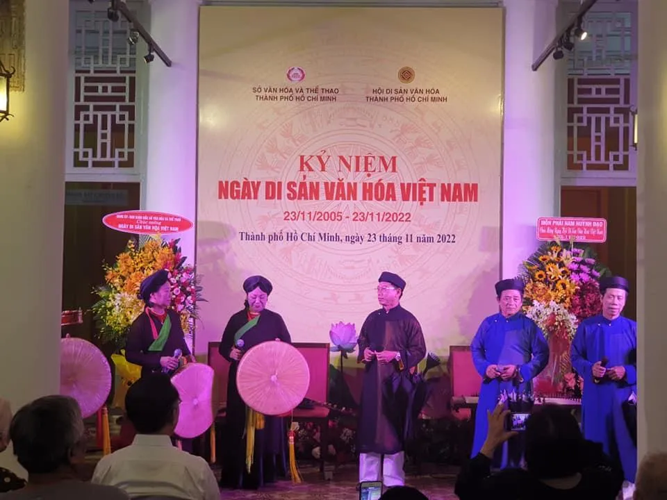 Các câu lạc bộ nghệ thuật đem đến những tiết mục văn nghệ chất lượng. Ảnh: HÀ NGUYỄN Các câu lạc bộ nghệ thuật đem đến những tiết mục văn nghệ chất lượng. Ảnh: HÀ NGUYỄN