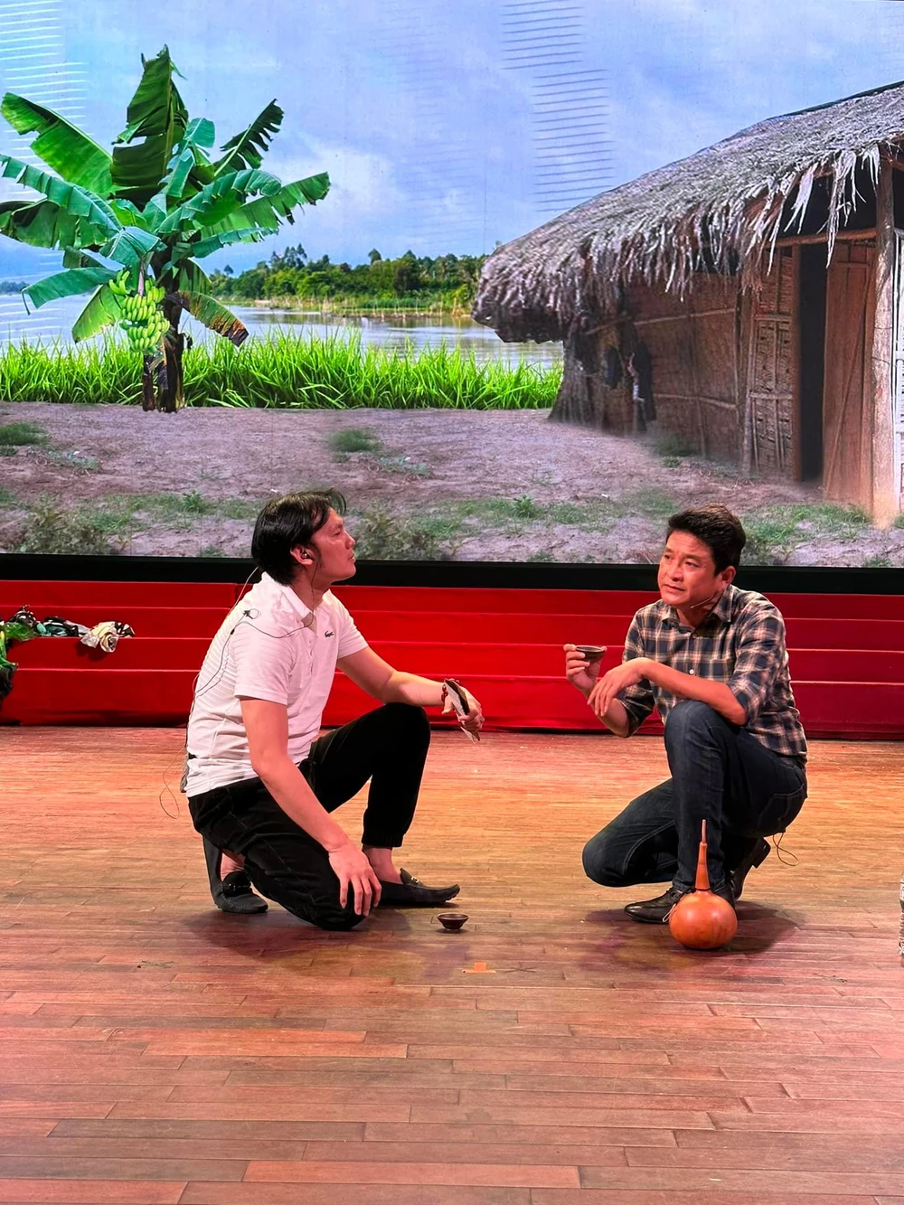 NSƯT Trọng Phúc (phải) và Kim Tiểu Long tập luyện cho show Giang sơn mỹ nhân. Ảnh: FB Lưu Huỳnh Gia Bảo