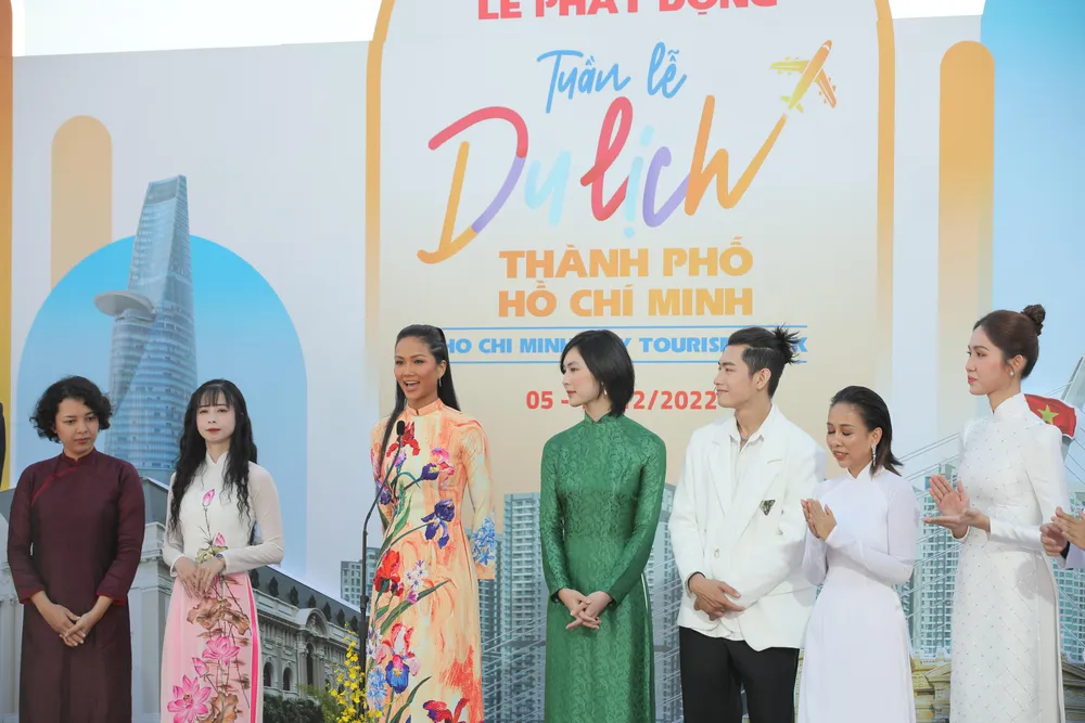 H'Hen Niê chia sẻ tại Tuần lễ Du lịch TP.HCM 2022. Ảnh: BTC H'Hen Niê chia sẻ tại Tuần lễ Du lịch TP.HCM 2022. Ảnh: BTC