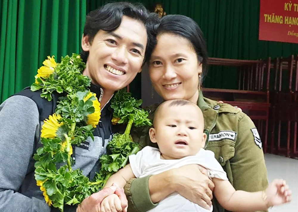 Nghệ sĩ Chí Tâm và bà xã. Ảnh: TL