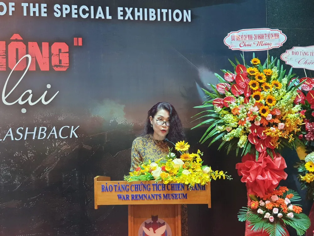 Bà Trần Xuân Thảo, Giám đốc Bảo tàng Chứng tích Chiến tranh phát biểu. Ảnh: HÀ NGUYỄN