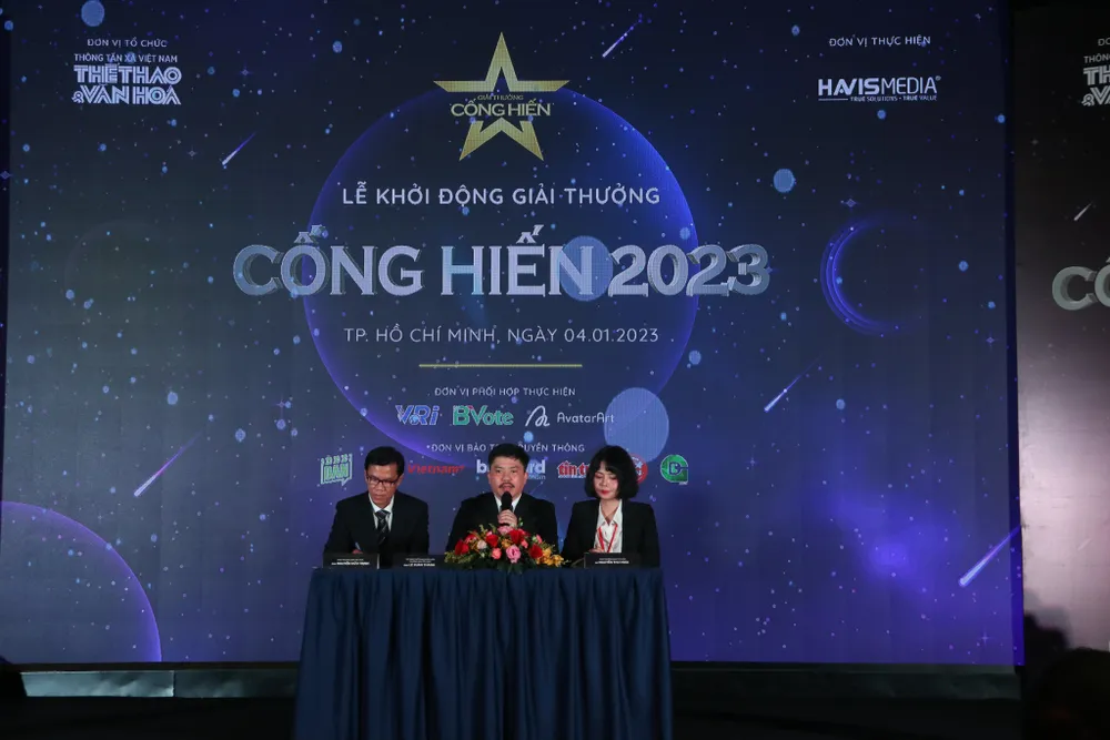 BTC giải đáp các thắc mắc của phóng viên. Ảnh: HÀ NGUYỄN