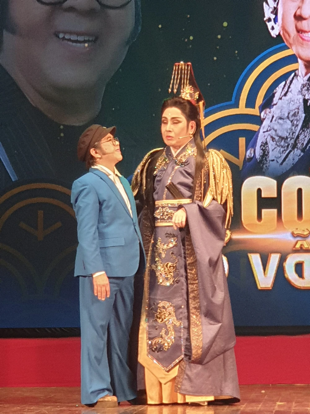 NSƯT Vũ Luân dành những lời tri ân đến người thầy của mình. Ảnh: VĂN HÀ. NSƯT Vũ Luân dành những lời tri ân đến người thầy của mình. Ảnh: VĂN HÀ.