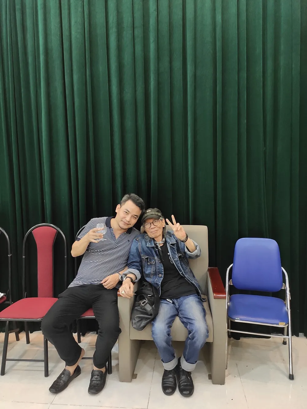 NSƯT Trịnh Mai Nguyên cùng người &quot;sếp&quot; đáng kính của mình. Ảnh: NSCC