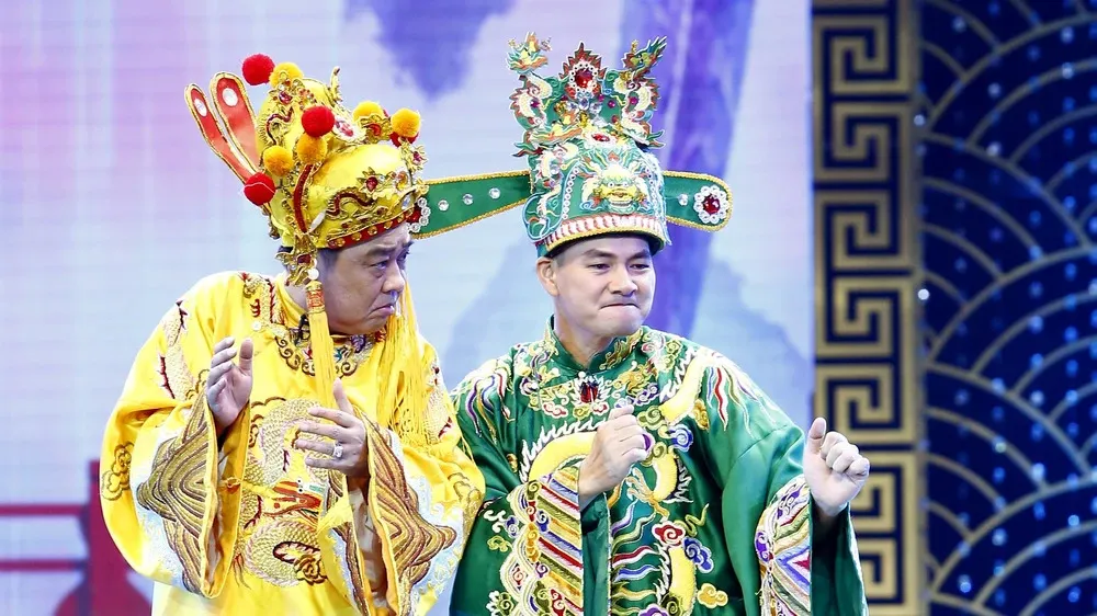 Nghệ sĩ Xuân Bắc và Quốc Khánh trong chương trình Táo quân 2023. Ảnh: VTV