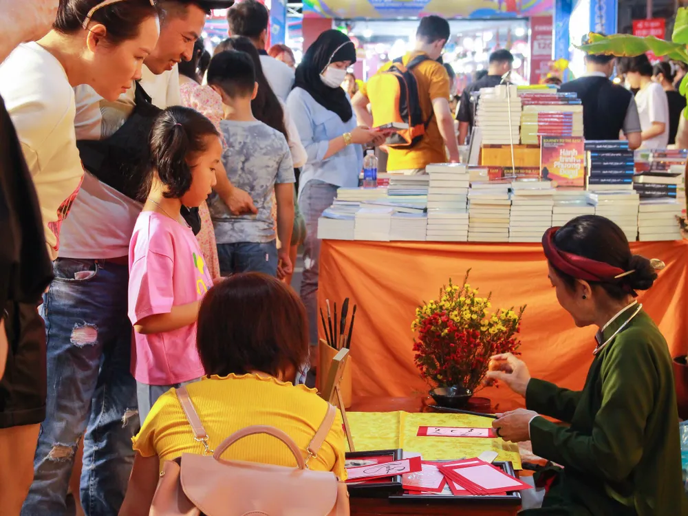 Bên cạnh việc tham quan, mua sách, người dân và du khách còn được trải nghiệm các hoạt động khác. Ảnh: BTC Bên cạnh việc tham quan, mua sách, người dân và du khách còn được trải nghiệm các hoạt động khác. Ảnh: BTC