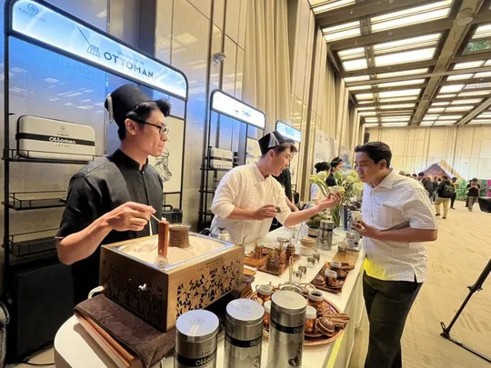 Giới thiệu cà phê tại buổi họp báo. Ảnh: HÀ NGUYỄN Giới thiệu cà phê tại buổi họp báo. Ảnh: HÀ NGUYỄN