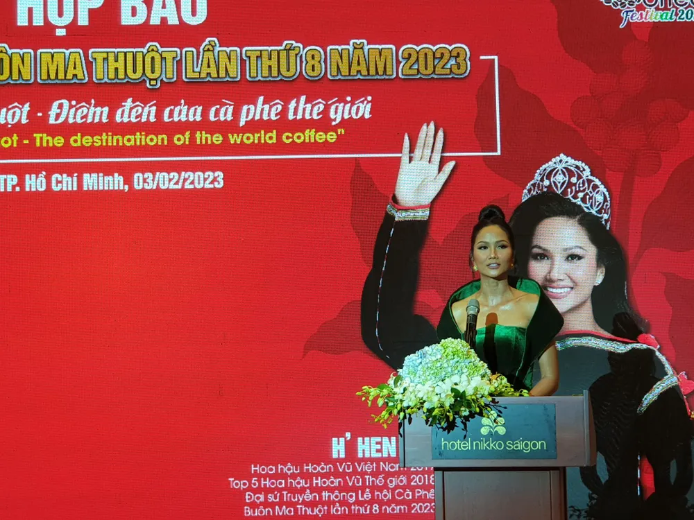 H'Hen Niê chia sẻ trong vai trò đại sứ lễ hội. Ảnh: HÀ NGUYỄN H'Hen Niê chia sẻ trong vai trò đại sứ lễ hội. Ảnh: HÀ NGUYỄN