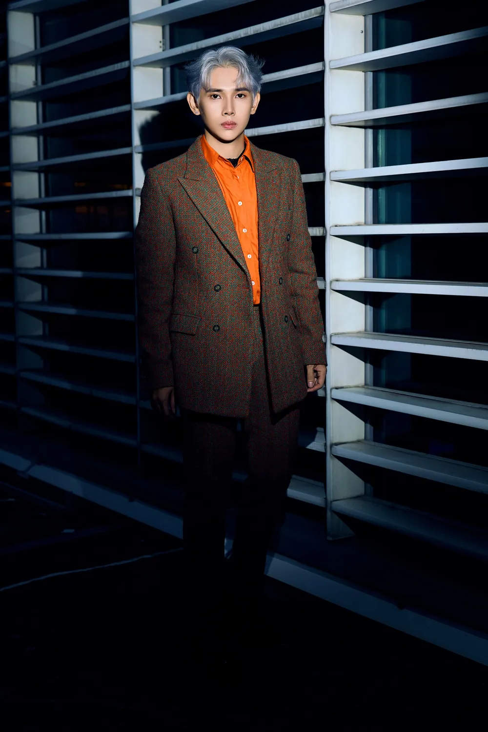 Sinh năm 1995, Lý Hạo Mạnh Quỳnh khởi nghiệp qua những sản phẩm của nhóm hài DAMtv, Huỳnh Lập. Anh cũng là thành viên nhóm &quot;Khủng Long Tí Hon&quot;, Quán quân Cười Xuyên Việt - Tiếu Lâm Hội 2017. Ảnh: NSCC