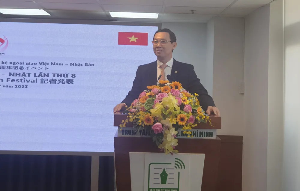 Ông Trần Phước Anh, Giám đốc Sở Ngoại vụ TP.HCM phát biểu tại buổi họp báo. Ảnh: HÀ NGUYỄN