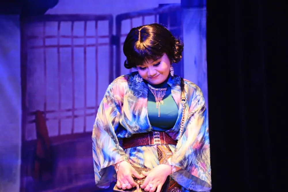 NSƯT Tú Sương thay vai cho NS Tô Thiên Kiều trong &quot;Rồi... mắc gì cười&quot;. Ảnh: HÀ NGUYỄN