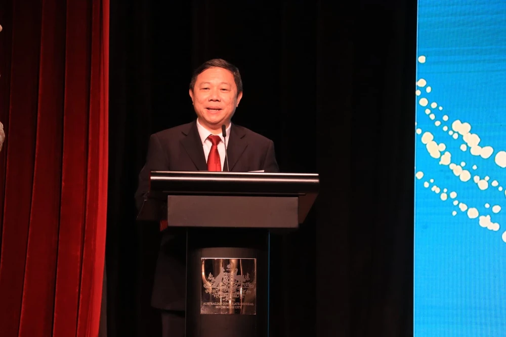 Ông Dương Anh Đức, Phó Chủ tịch UBND TP.HCM cũng đánh giá cao chuỗi hoạt động diễn ra suốt trong năm do đại sứ quán cùng tổng lãnh sự quán đề xuất. Ảnh: HÀ NGUYỄN