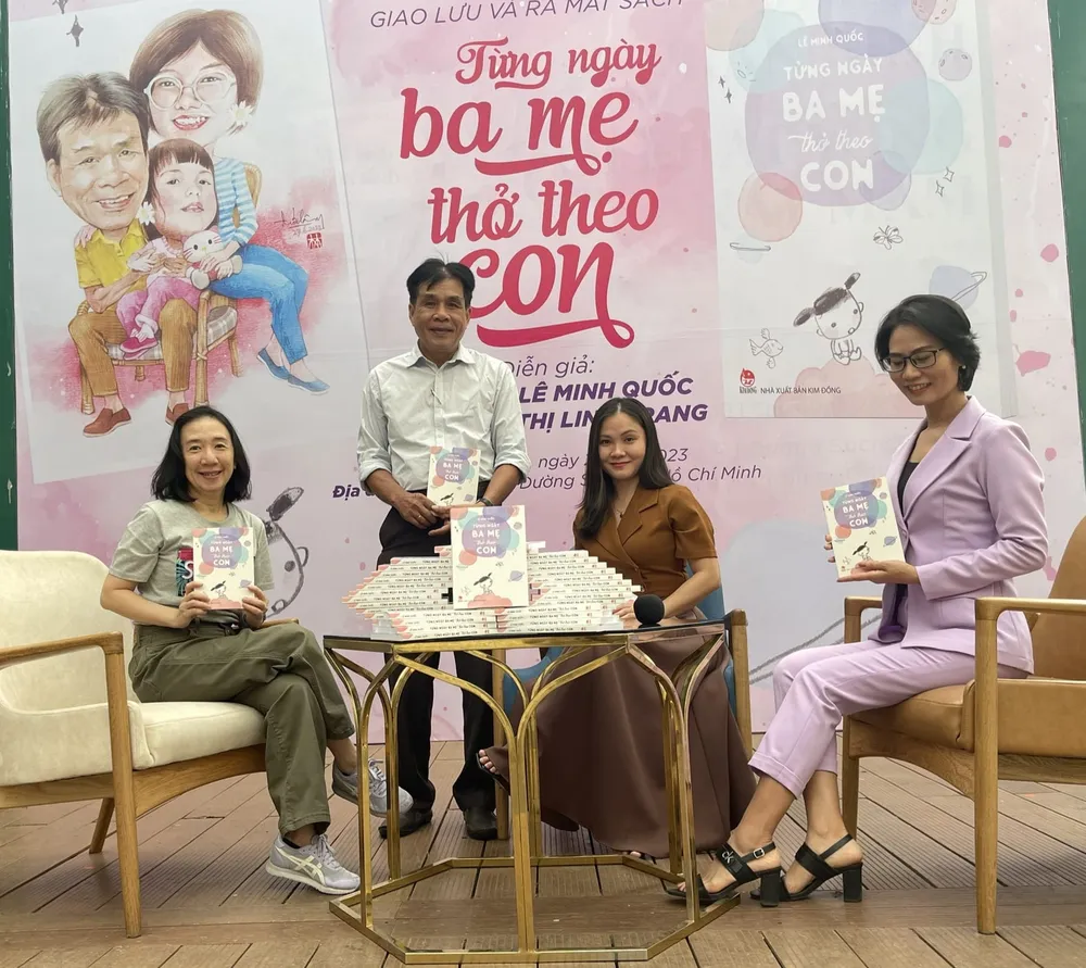 Nhà thơ Lê Minh Quốc tại buổi giao lưu ra mắt sách. Ảnh: FBNV Nhà thơ Lê Minh Quốc tại buổi giao lưu ra mắt sách. Ảnh: FBNV