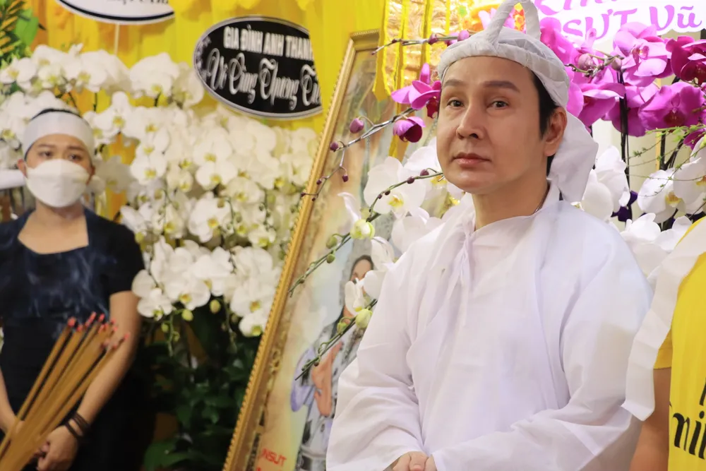 NSƯT Vũ Luân cũng cho biết NSƯT Vũ Linh luôn sẵn sàng truyền nghề cho con cháu, trong đó anh và Bình Tinh may mắn gần ông nhiều nhất và được ông truyền nghề. Ảnh: H.N