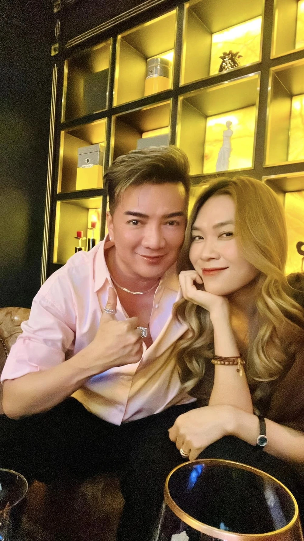 Đàm Vĩnh Hưng, Mỹ Tâm là cặp đôi thân thiết trong showbiz. Ảnh: FBNV