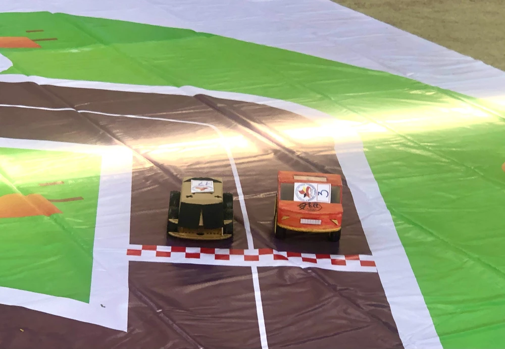 Sản phẩm thi của các bạn học sinh trên đường đua Chung kết "Tay đua kiệt xuất".