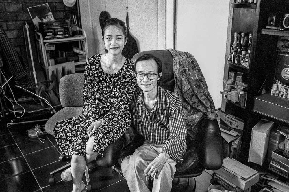 Nhạc sĩ Trịnh Công Sơn và Hồng Nhung năm 1994. Ảnh: DƯƠNG MINH LONG